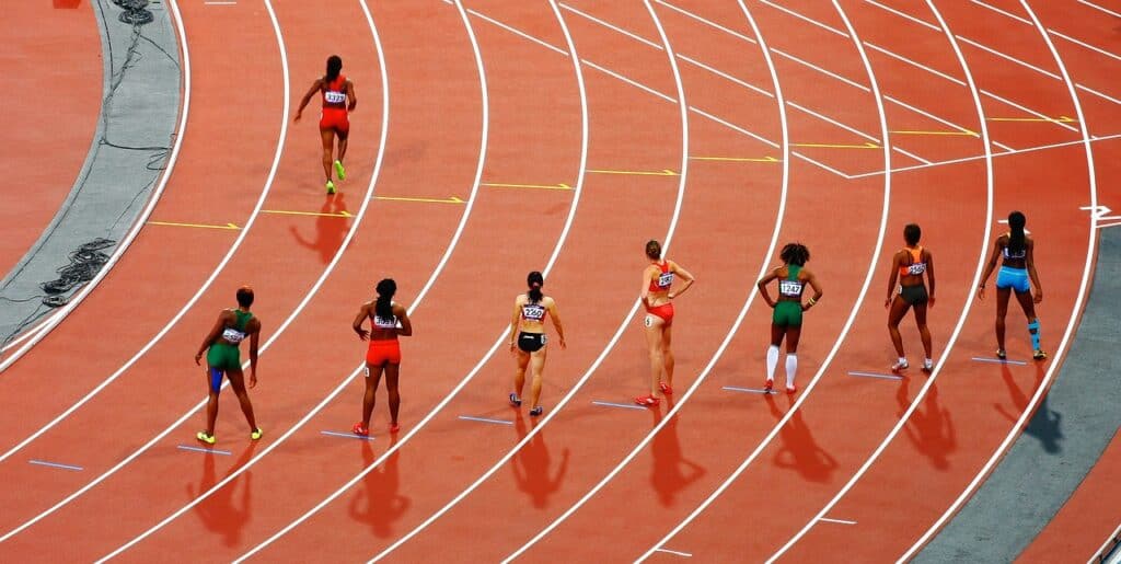 women, race, track and field-801940.jpg
