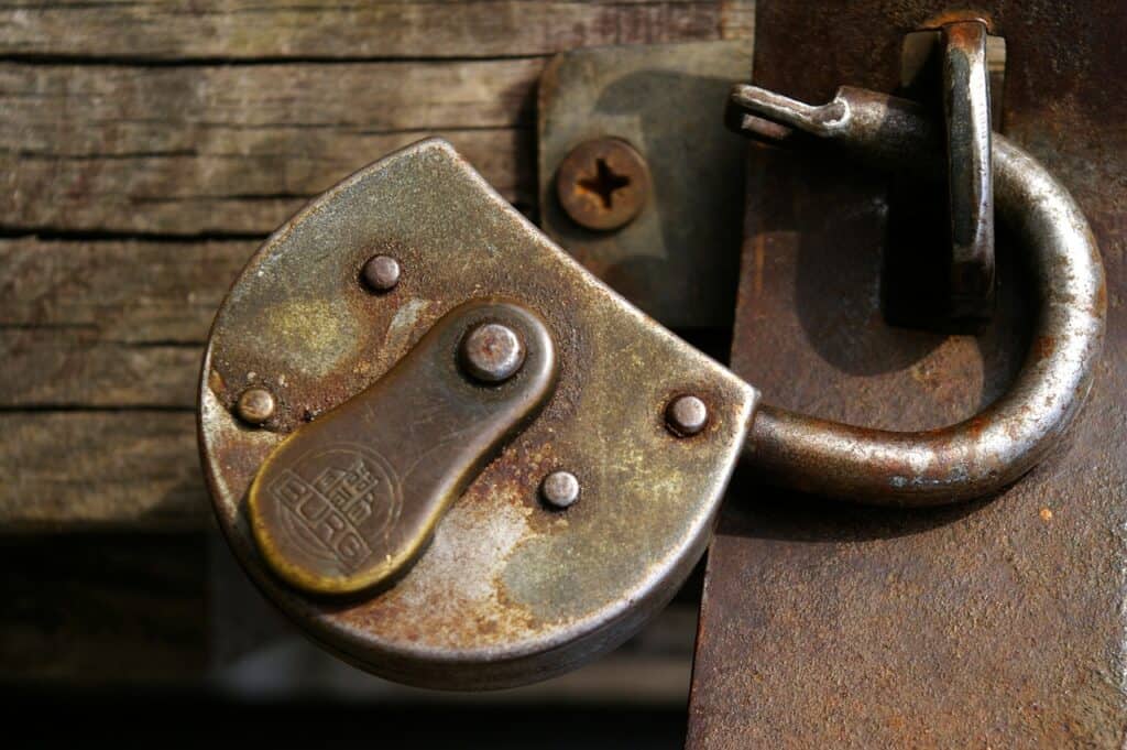 castle, padlock, metal-1290875.jpg